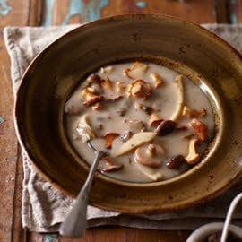 Sopa de setas Perigueux con tapanade de trufa Sopa de setas Perigueux con tapanade de trufa